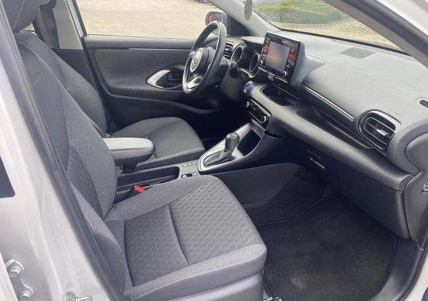 Toyota Yaris cena 84500 przebieg: 26353, rok produkcji 2021 z Kalisz małe 497
